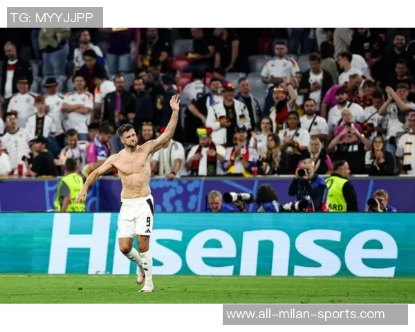 PFA特别贡献奖颁给埃利奥特以表彰其在U21欧洲杯中的卓越表现 PFA特别贡献奖颁给埃利奥特以表彰其在U21欧洲杯中的卓越表现