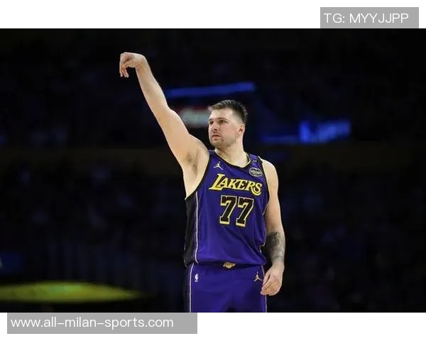 东契奇湖人生涯仅39场便追平浓眉10次砍下35分5篮板5助攻的壮举 东契奇湖人生涯仅39场便追平浓眉10次砍下35分5篮板5助攻的壮举