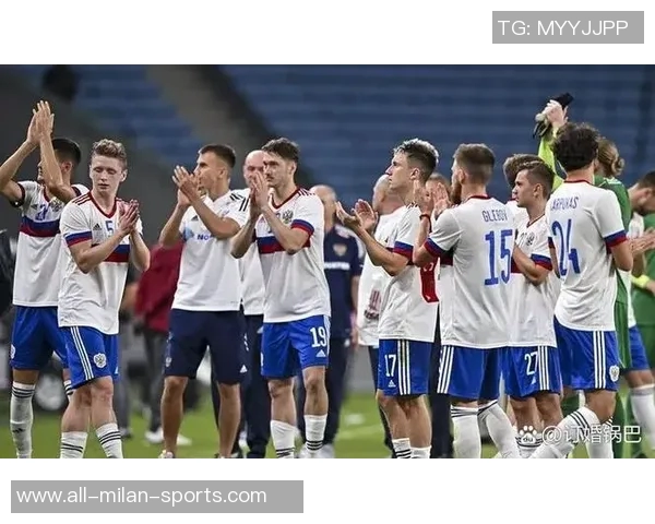 镰田大地与香川真司长友佑都同框训练为2026年世界杯备战